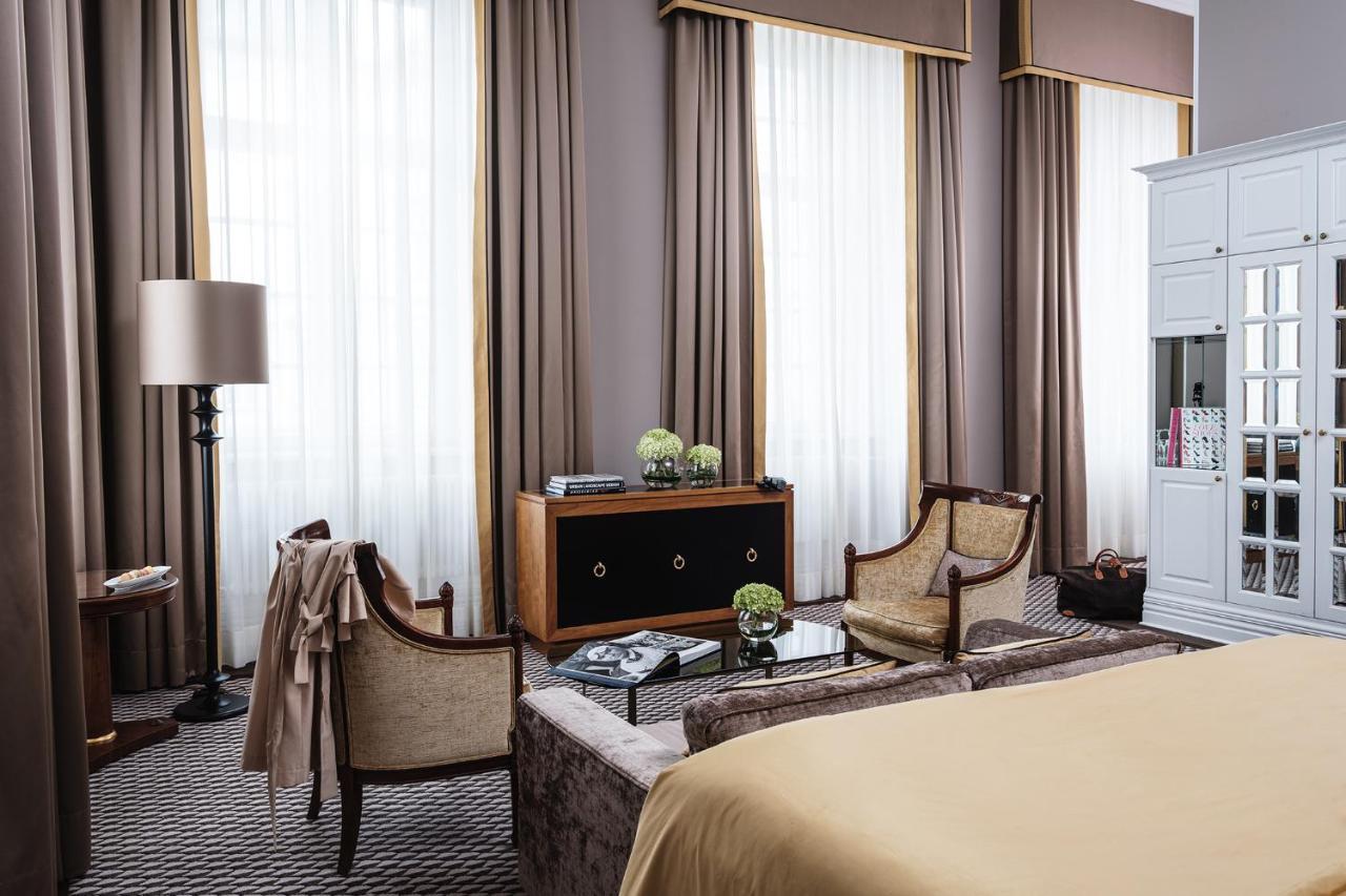 Althoff Grandhotel Schloss Bensberg Bergisch Gladbach Ngoại thất bức ảnh A suite at the Mandarin Oriental, Munich