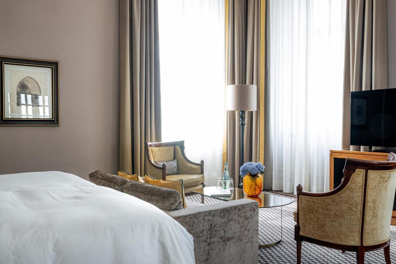 Althoff Grandhotel Schloss Bensberg Bergisch Gladbach Ngoại thất bức ảnh A room at the hotel