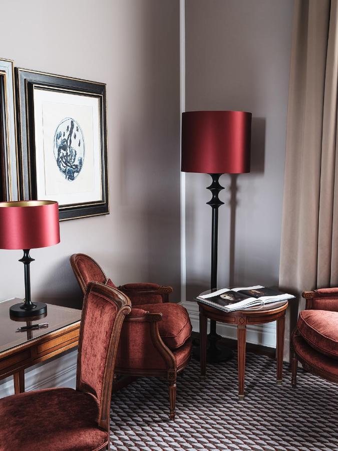 Althoff Grandhotel Schloss Bensberg Bergisch Gladbach Ngoại thất bức ảnh A floor lamp