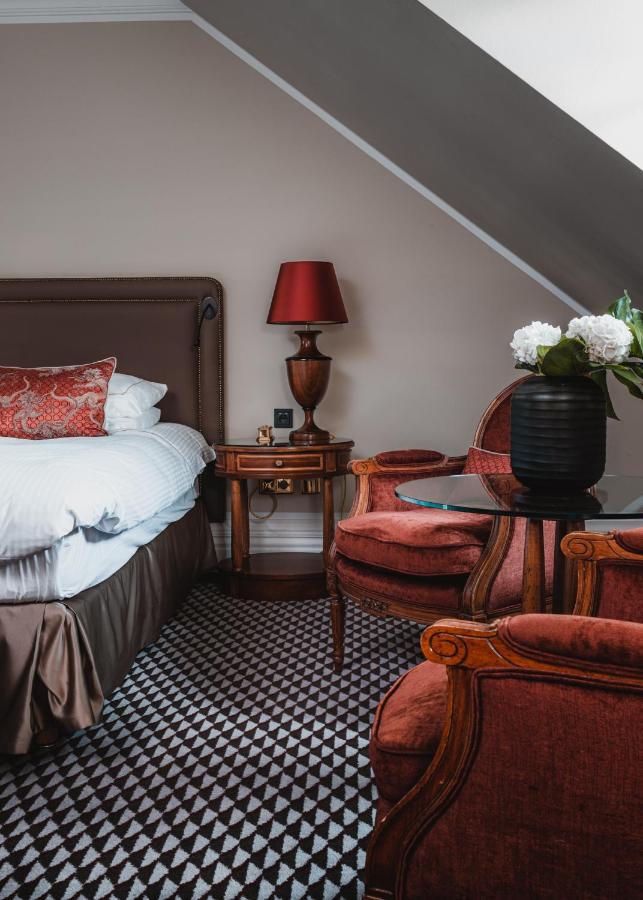 Althoff Grandhotel Schloss Bensberg Bergisch Gladbach Ngoại thất bức ảnh A bedroom at the hotel