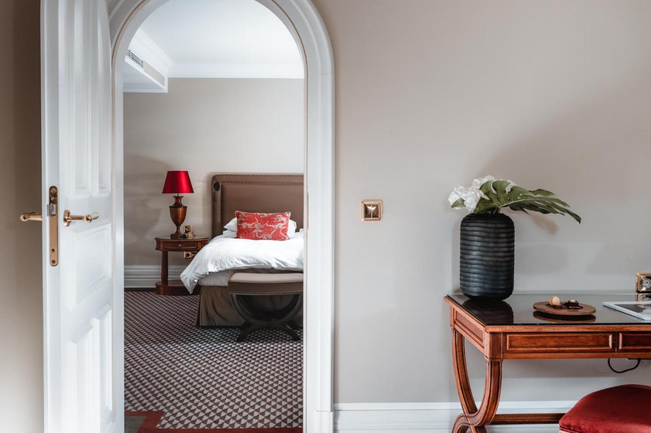 Althoff Grandhotel Schloss Bensberg Bergisch Gladbach Ngoại thất bức ảnh A suite at the hotel
