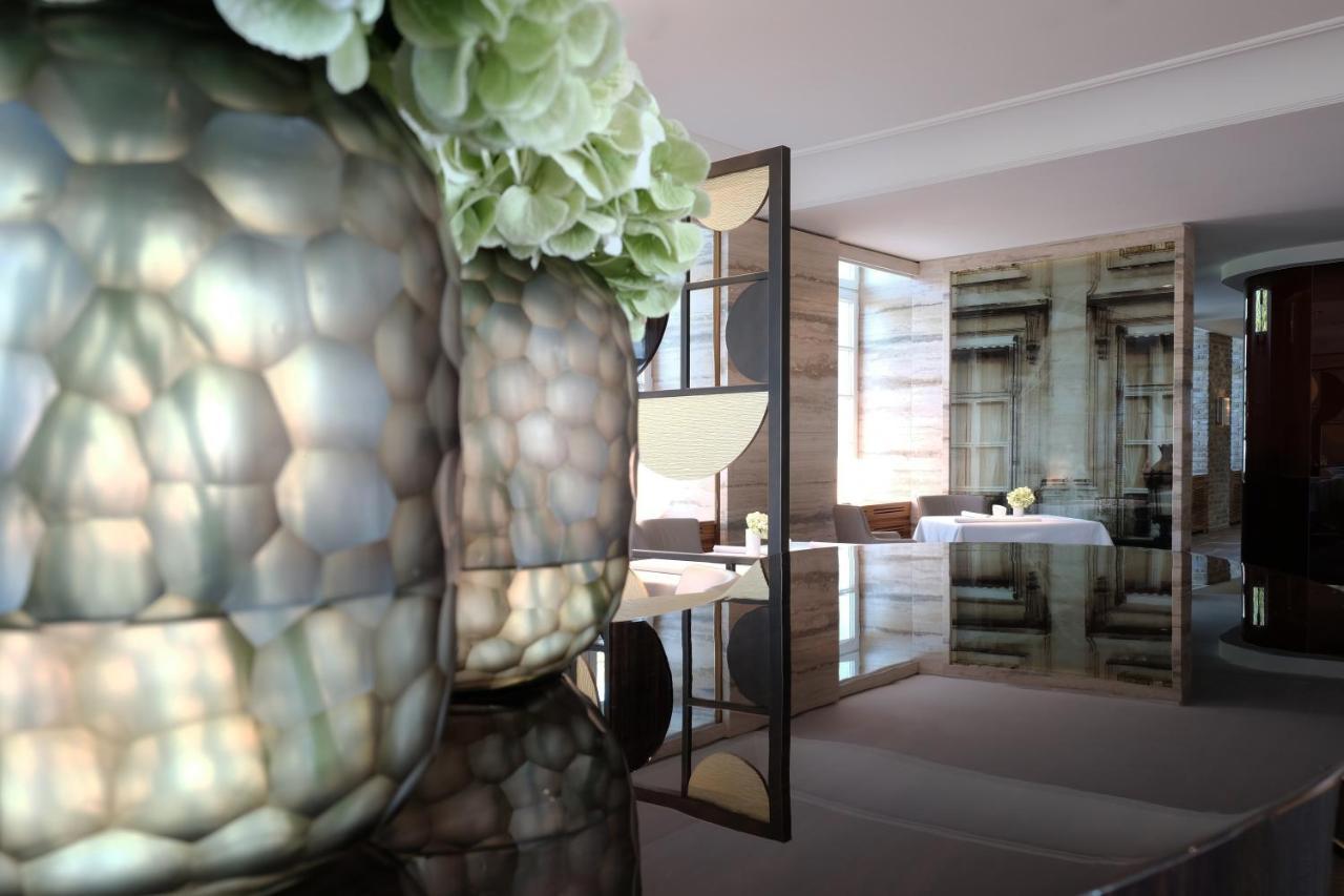 Althoff Grandhotel Schloss Bensberg Bergisch Gladbach Ngoại thất bức ảnh A suite at the Mandarin Oriental