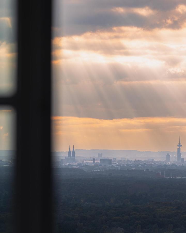 Althoff Grandhotel Schloss Bensberg Bergisch Gladbach Ngoại thất bức ảnh View of Frankfurt from the observation deck